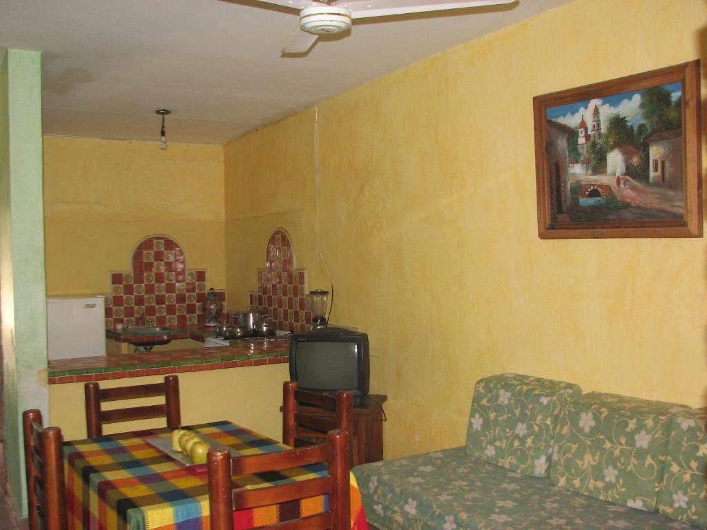 Bungalows El Delfin Rincón de Guayabitos Rom bilde